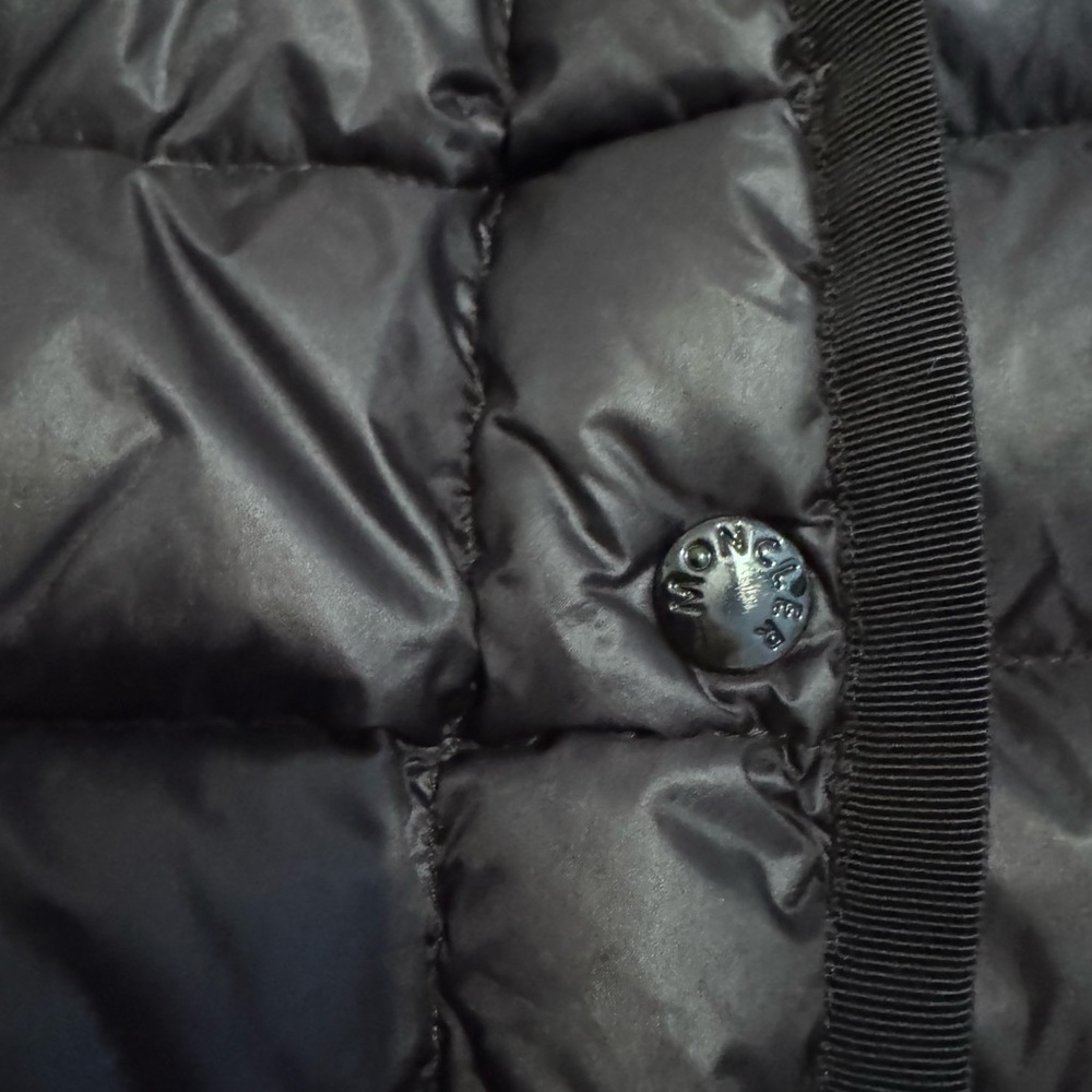 PRISTINE CONDITION 100% AUTHENTIC MONCLER COAT W/… - image 9